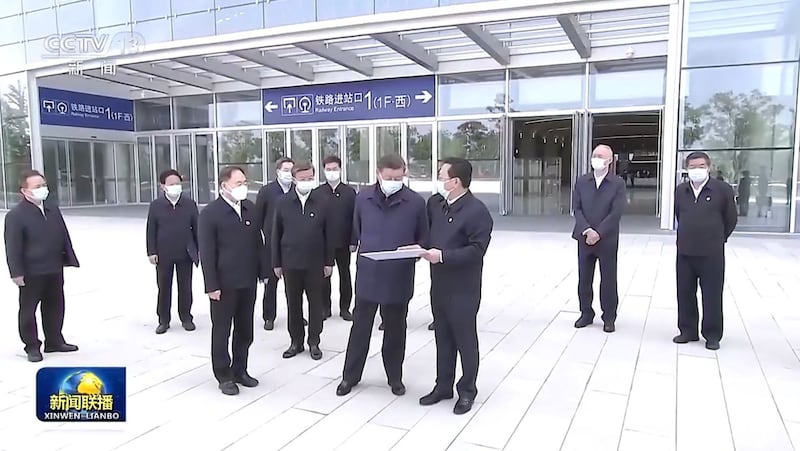 2023年5月10日,中共总书记习近平率领总理李强等高官到雄安新区视察。(视频截图/CCTV)