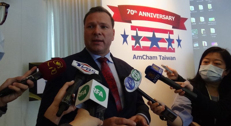 台湾美国商会执行长李豪一月二十一日发布《2021商业景气调查报告》,有八成六受访美商会员表示对今年台湾经济景气乐观,创历史新高。(记者夏小华摄)