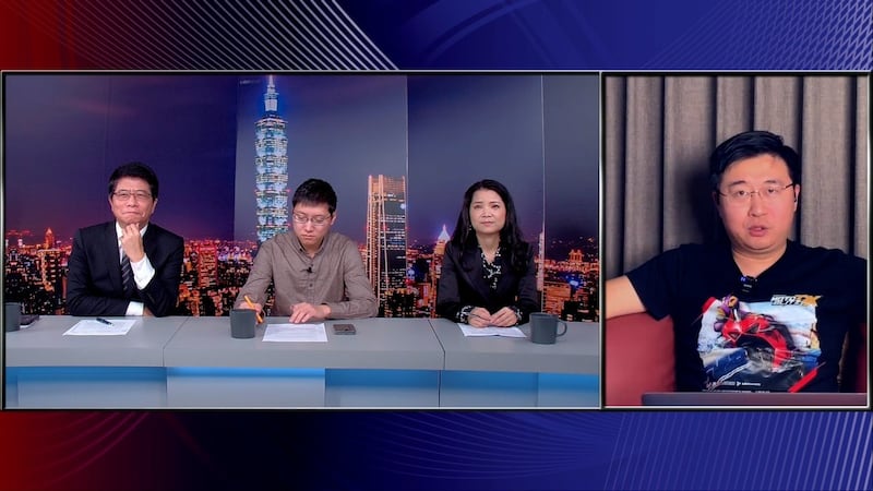 本台“亚洲很想聊”节目，右为来自澳洲网红“悉尼奶爸”指称，若真有“作票”，建议民众党主席柯文哲直接由向中选会提出异议。(截图自“亚洲很想聊”节目)